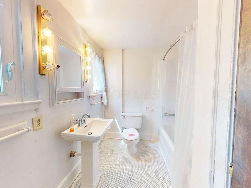 247 S Ardmore Road, Columbus, OH 43209 Photo 29