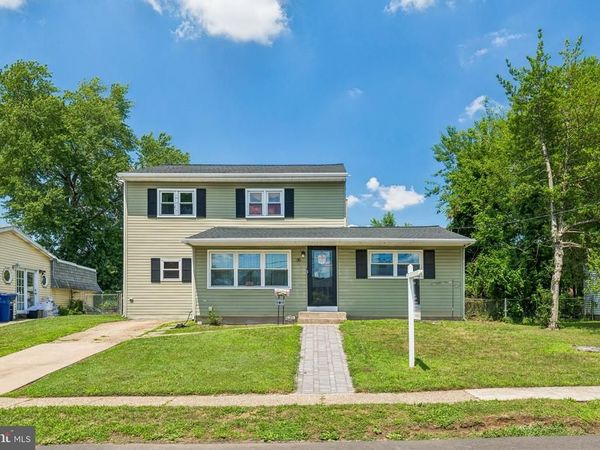 35 INDIAN QUEEN LANE, MAPLE SHADE, NJ 08052