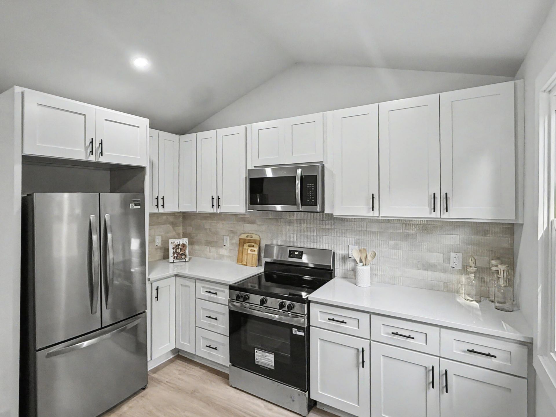 2132 Commander Road Photo 12