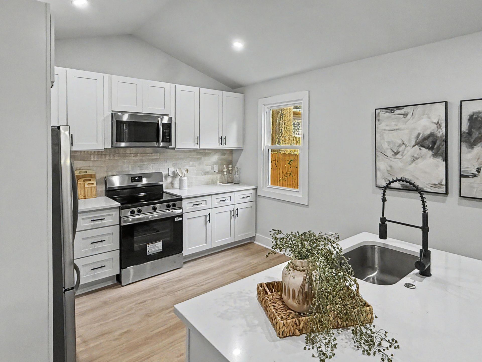 2132 Commander Road Photo 13