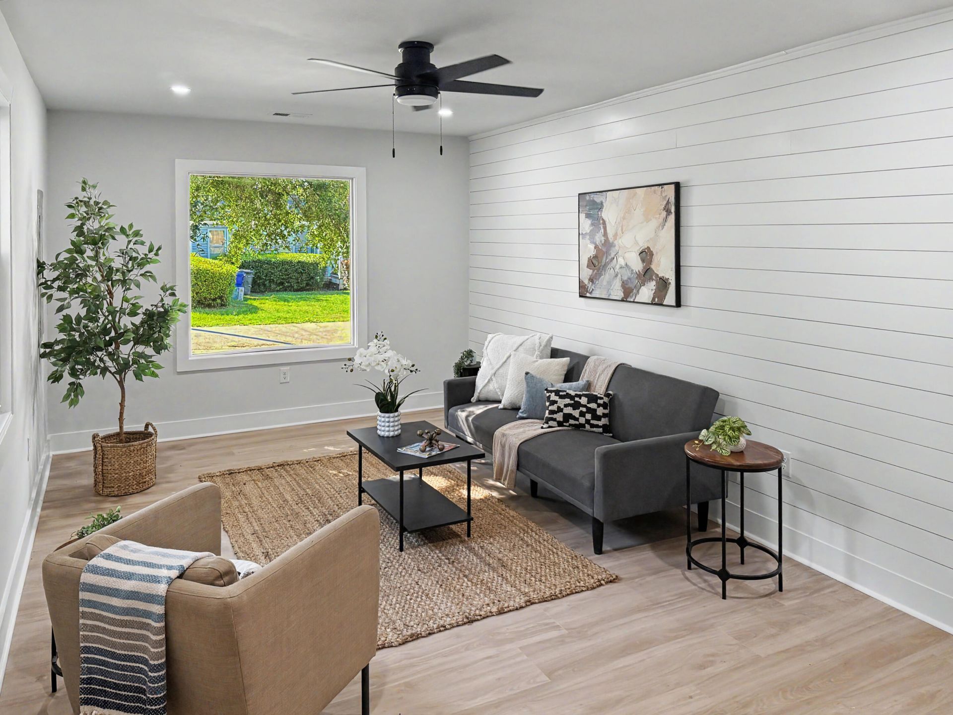 2132 Commander Road Photo 6