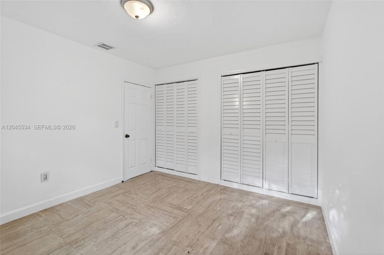 1350 NE 149th St, Unit 2, Miami, FL 33161 Photo