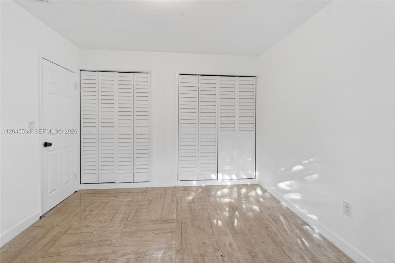 1350 NE 149th St, Unit 2, Miami, FL 33161 Photo