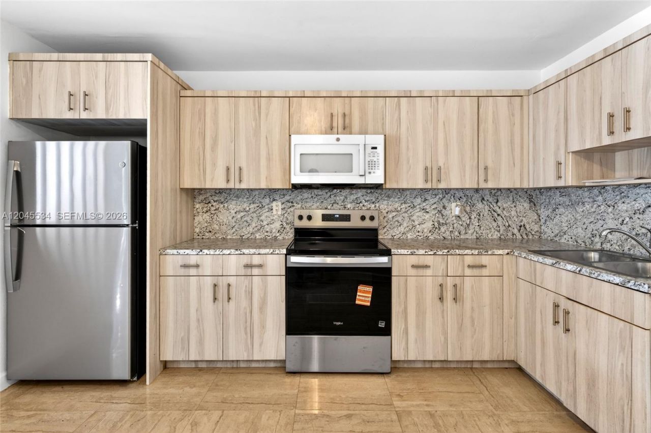 1350 NE 149th St, Unit 2, Miami, FL 33161 Photo