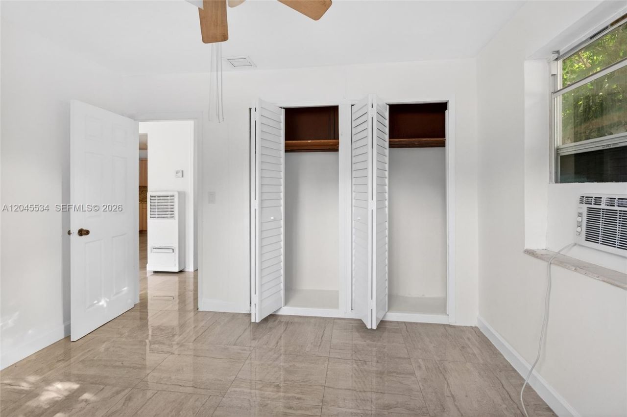 1350 NE 149th St, Unit 2, Miami, FL 33161 Photo