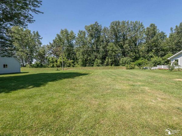 Sycamore Road, Newport, MI 48166