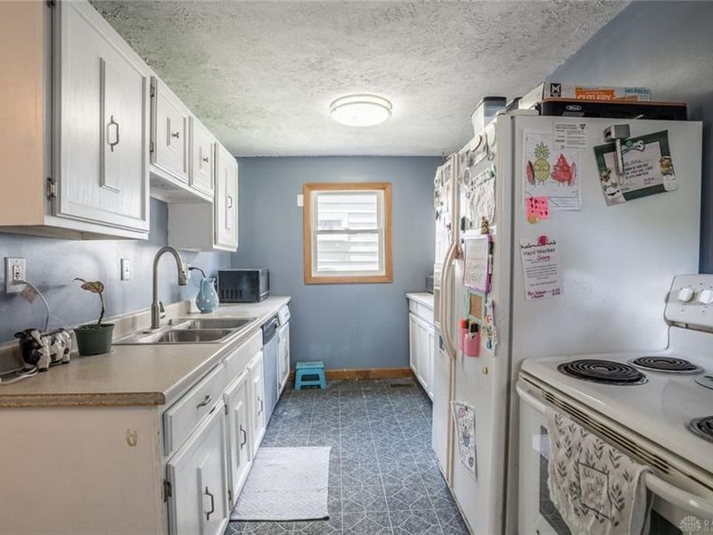 135 E Warren Street, Germantown, OH 45327 Photo 6