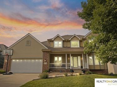 17812 Washington Circle, Omaha, NE 68135