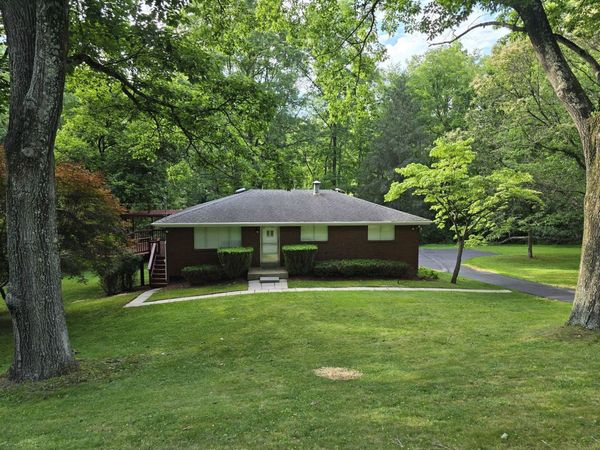11255 Brokers Lane, Irwin, PA 15642