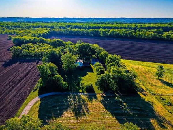 12296 S State Rd 63, Clinton, IN 47842