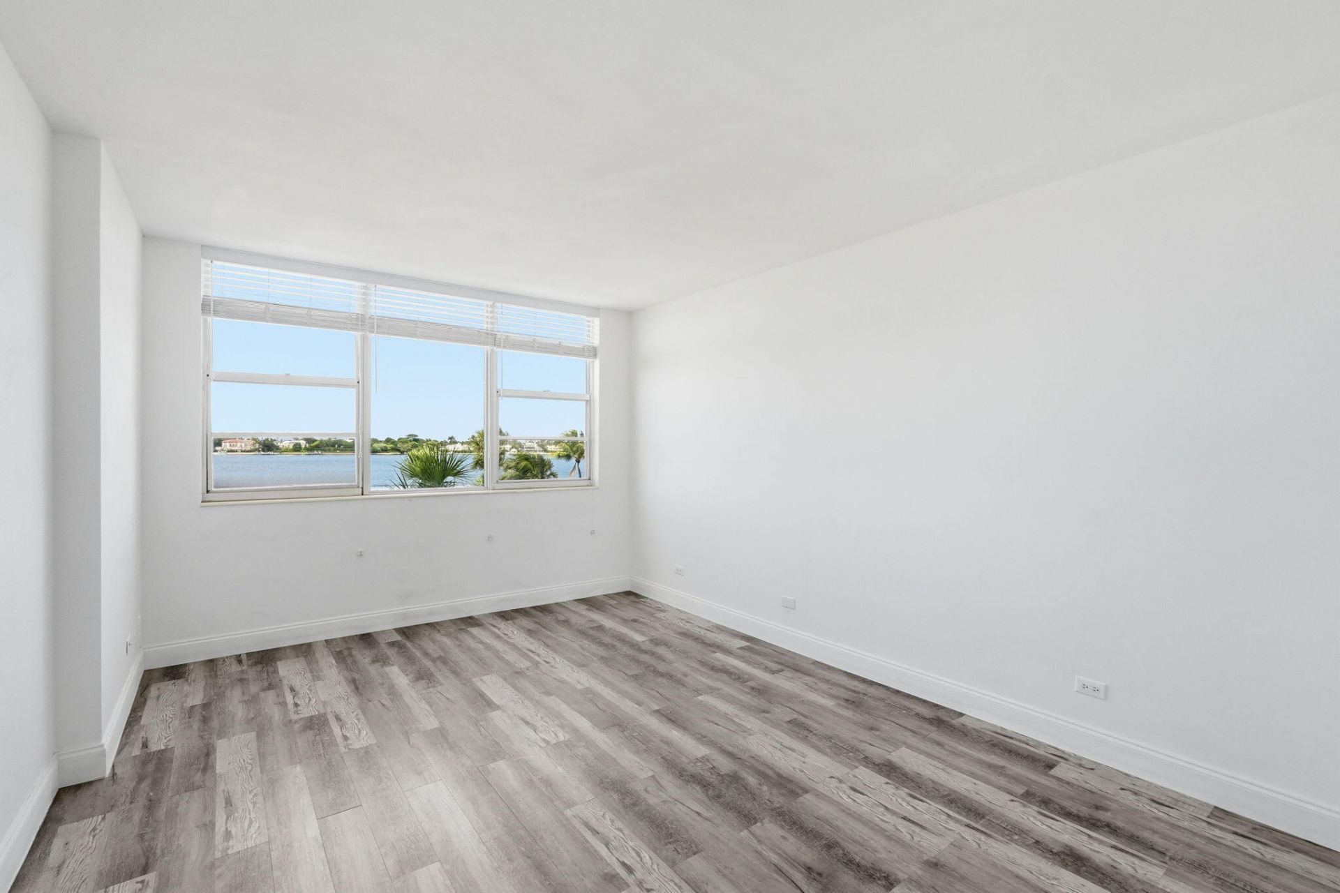 2800 N Flagler Drive, Unit 410, West Palm Beach, FL 33407 Photo