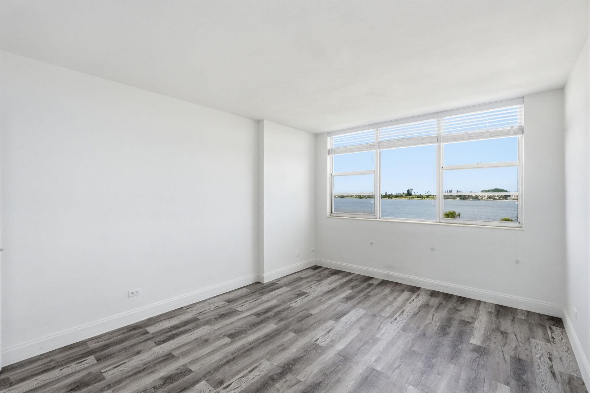 2800 N Flagler Drive, Unit 410, West Palm Beach, FL 33407 Photo