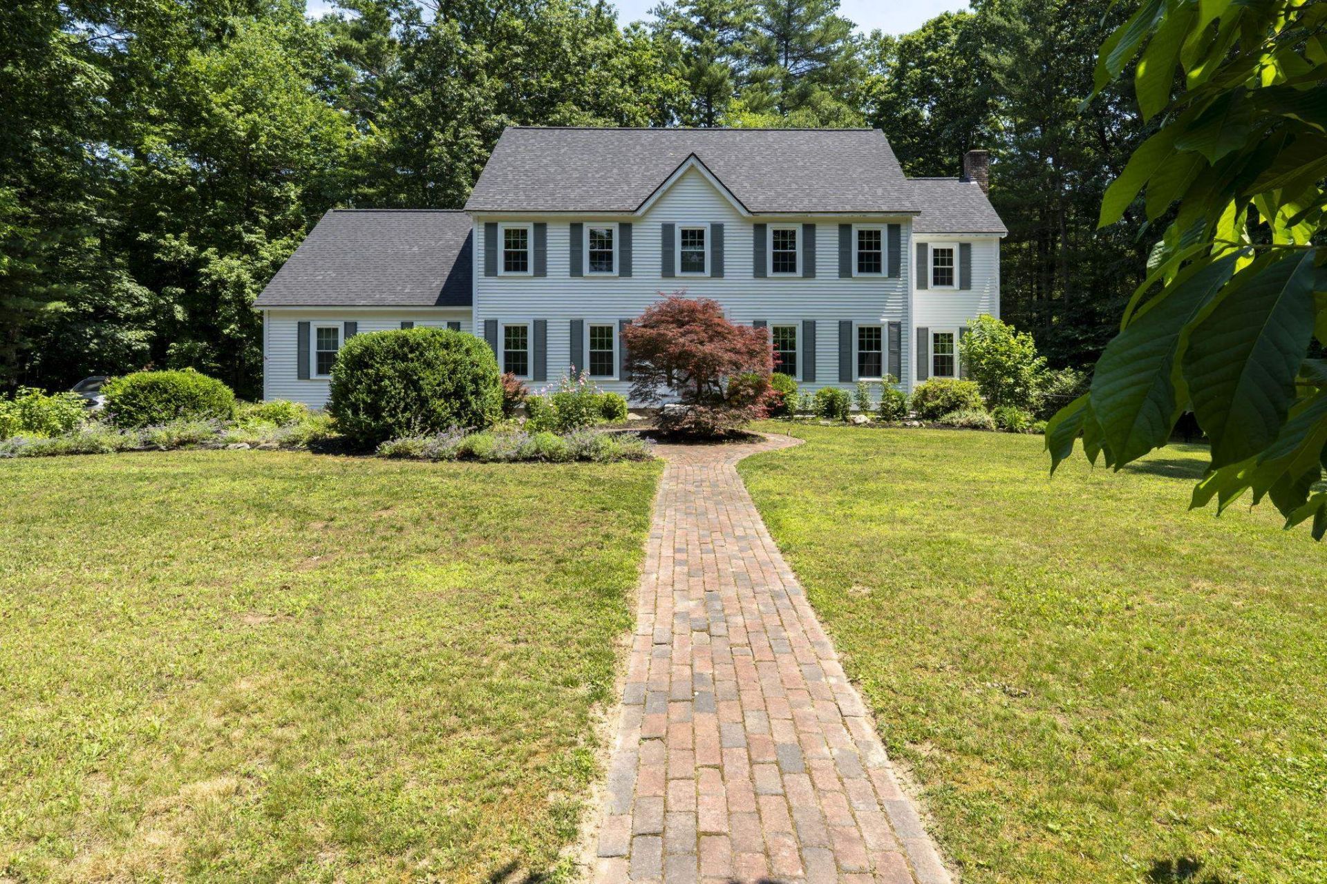 30 Lynne Drive, Hollis, NH 03049 Main Photo