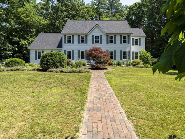 30 Lynne Drive, Hollis, NH 03049