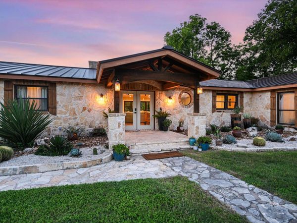 2411 Spoke Hollow RD, Wimberley, TX 78676