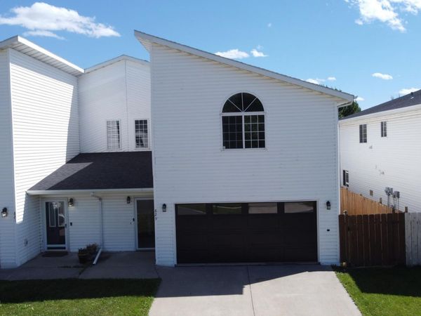 825 12th Avenue W, West Fargo, ND 58078