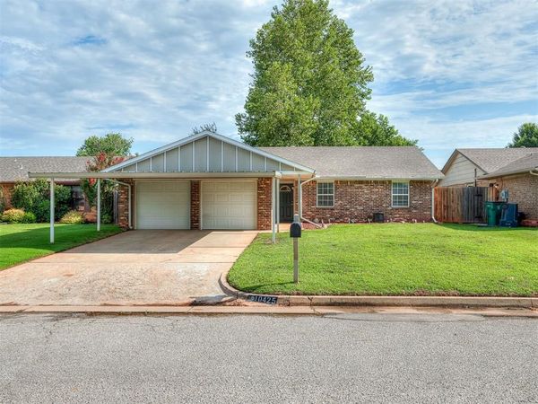10425 Dover Drive, Yukon, OK 73099