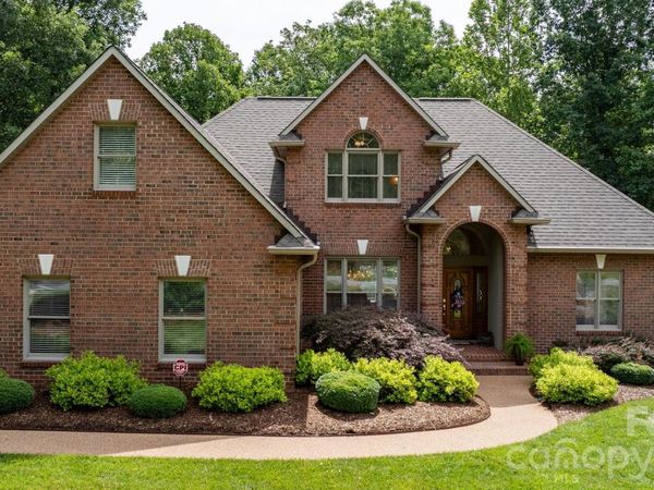 106 Oakland Court NE, Unit 9 & 10, Valdese, NC 28690