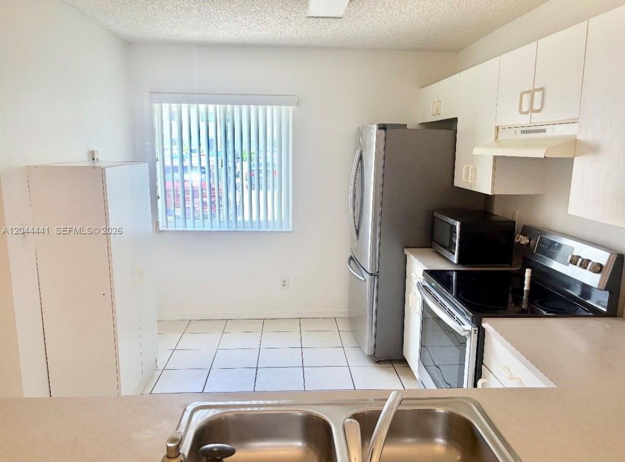 829 NW 208th Way , Pembroke Pines, FL 33029 Photo