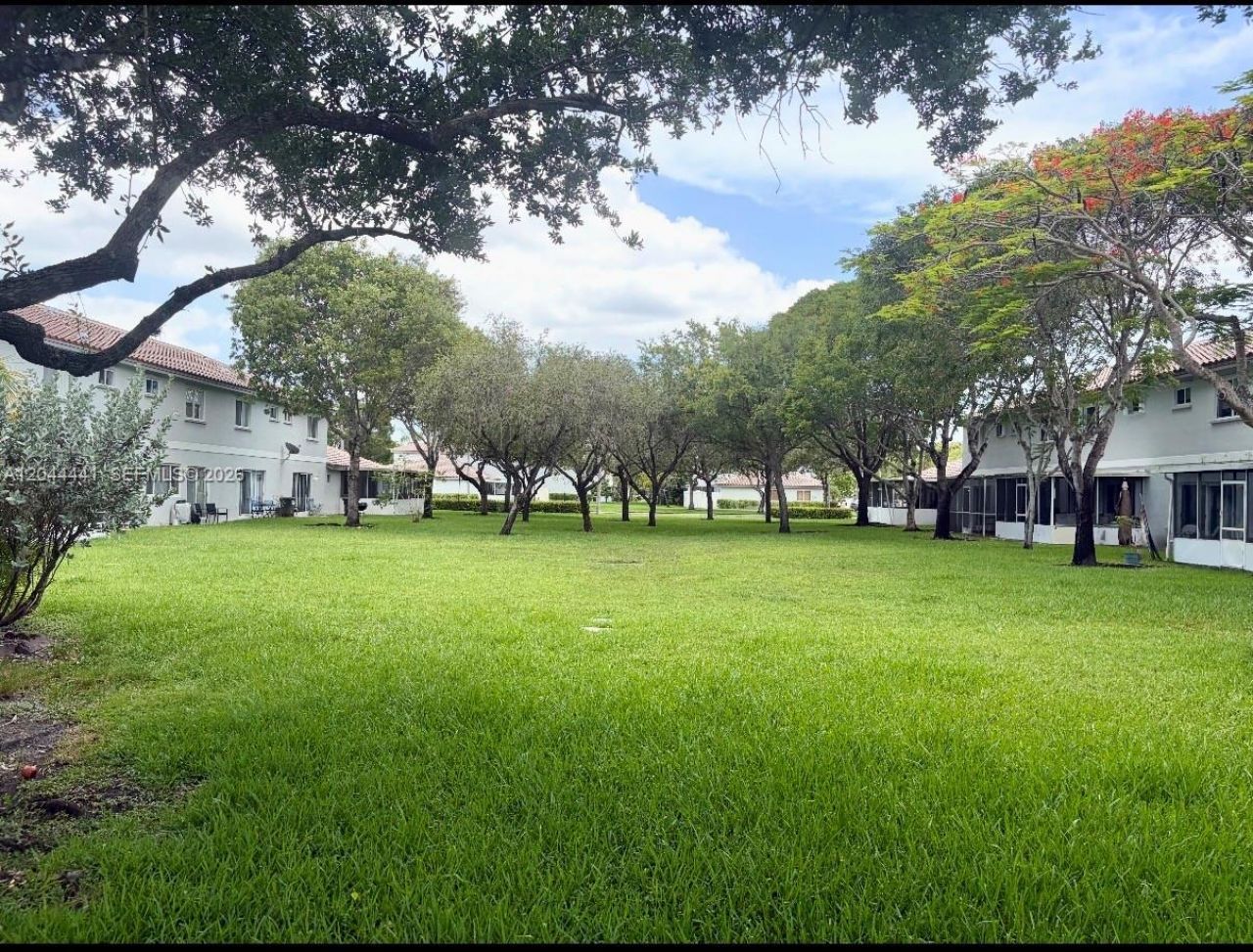 829 NW 208th Way , Pembroke Pines, FL 33029 Photo