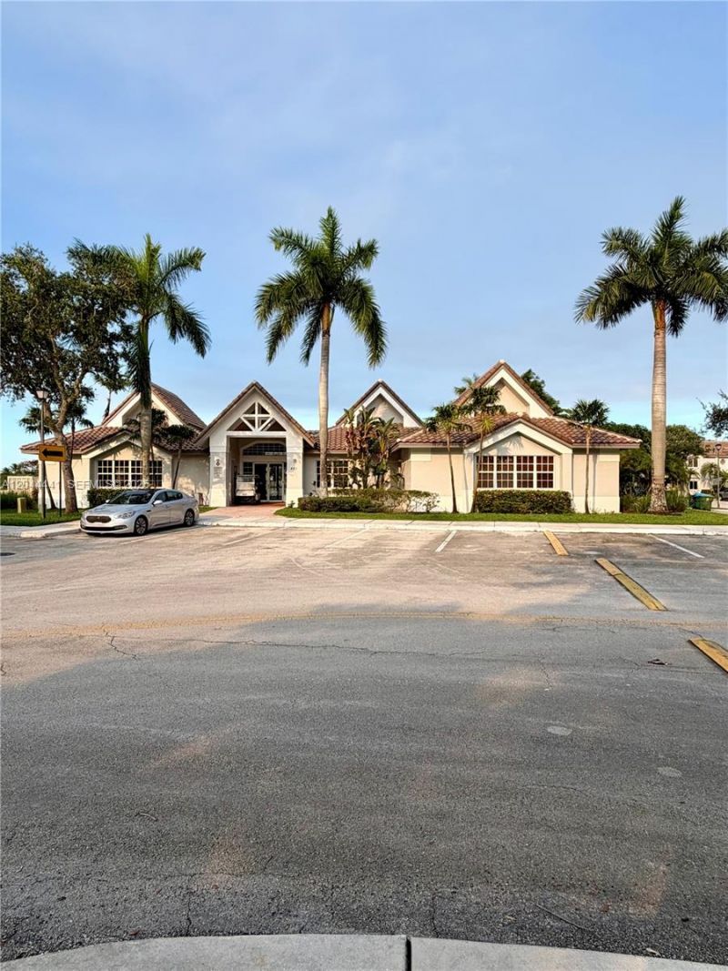 829 NW 208th Way , Pembroke Pines, FL 33029 Photo