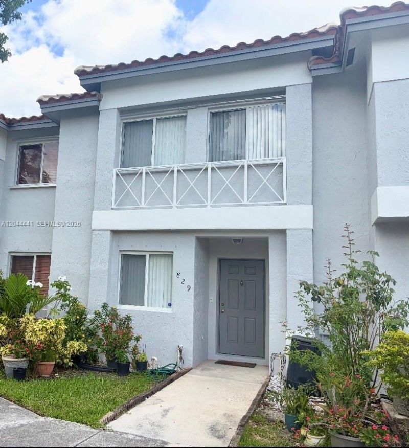 829 NW 208th Way , Pembroke Pines, FL 33029 Photo