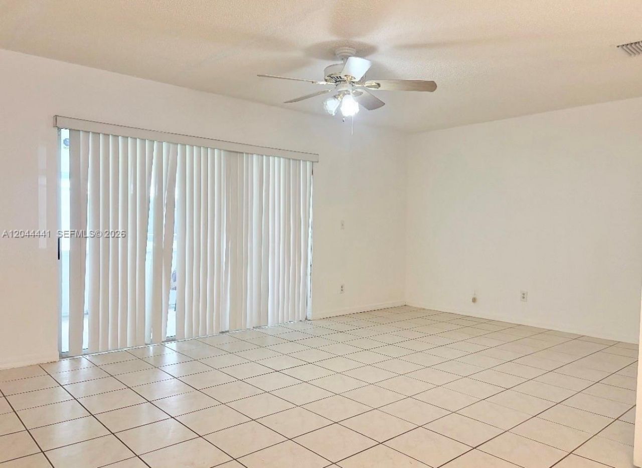 829 NW 208th Way , Pembroke Pines, FL 33029 Photo