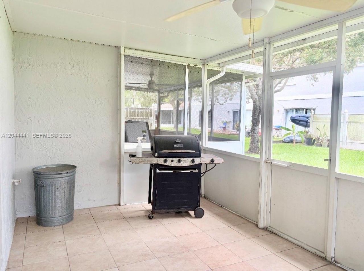 829 NW 208th Way , Pembroke Pines, FL 33029 Photo