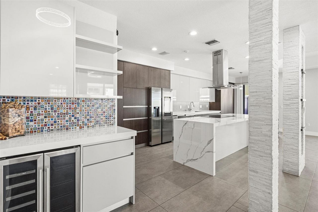 1549 Shoreline Way , Hollywood, FL 33019 Photo