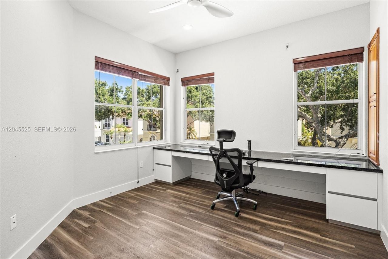 1549 Shoreline Way , Hollywood, FL 33019 Photo
