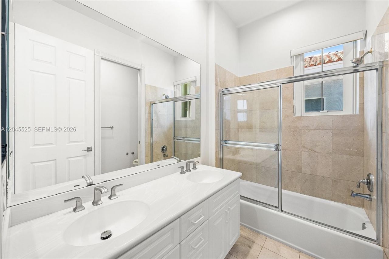 1549 Shoreline Way , Hollywood, FL 33019 Photo