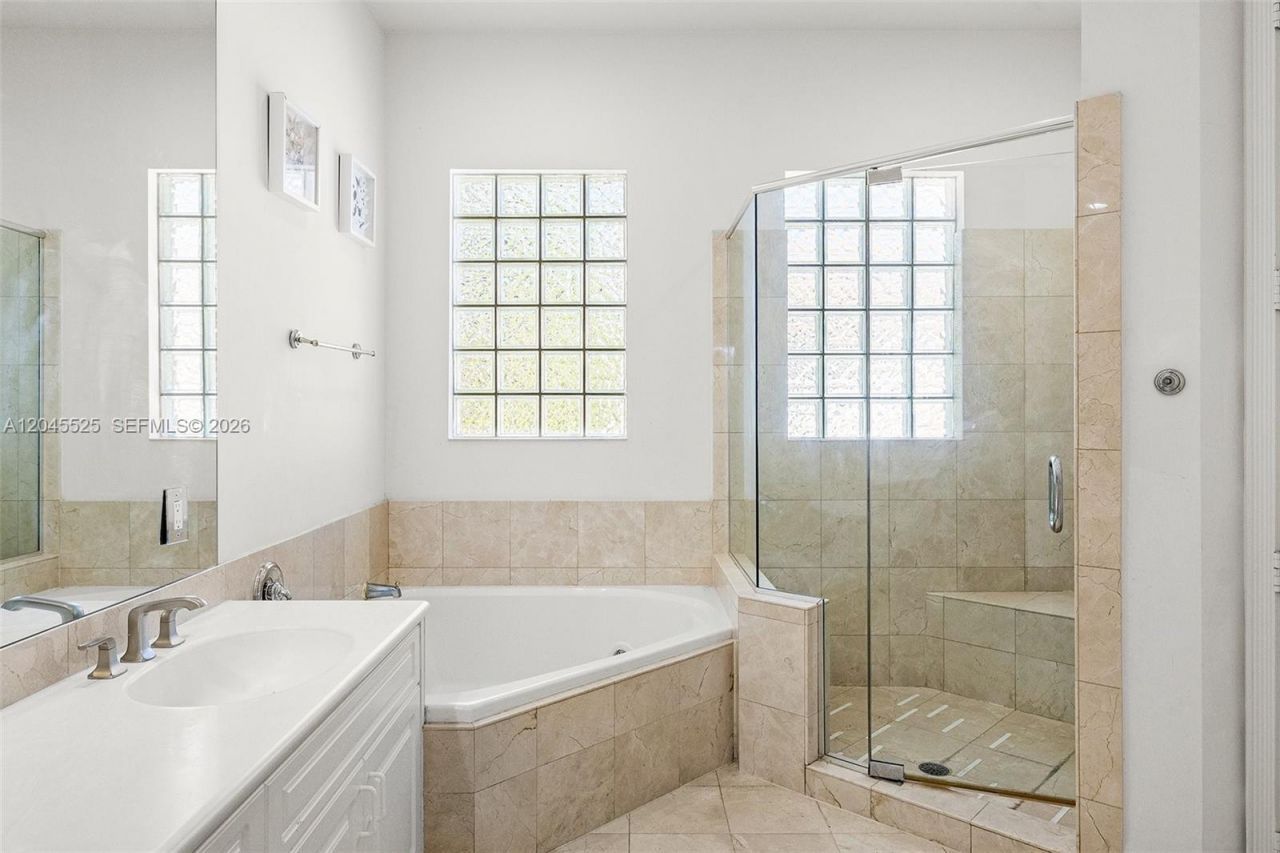 1549 Shoreline Way , Hollywood, FL 33019 Photo