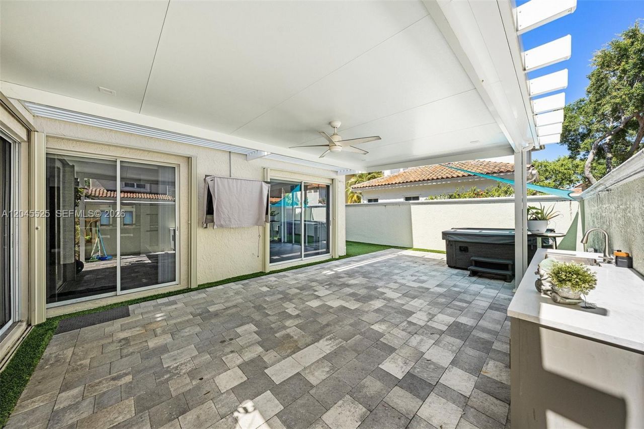 1549 Shoreline Way , Hollywood, FL 33019 Photo