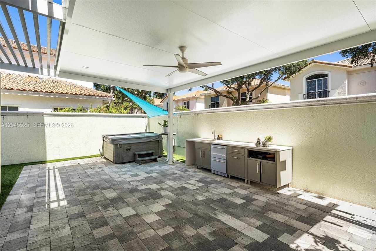 1549 Shoreline Way , Hollywood, FL 33019 Photo