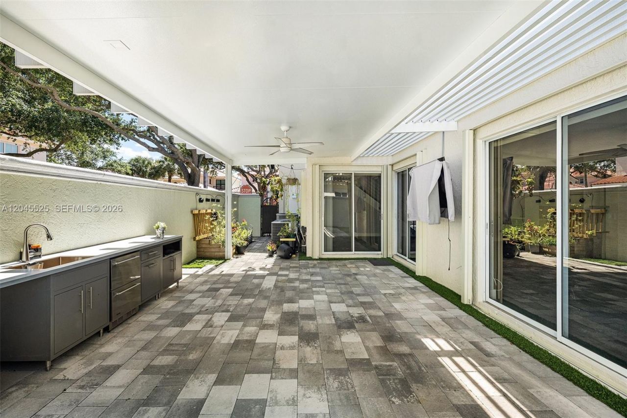 1549 Shoreline Way , Hollywood, FL 33019 Photo