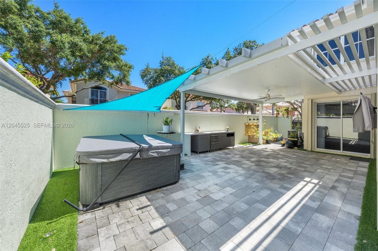 1549 Shoreline Way , Hollywood, FL 33019 Photo