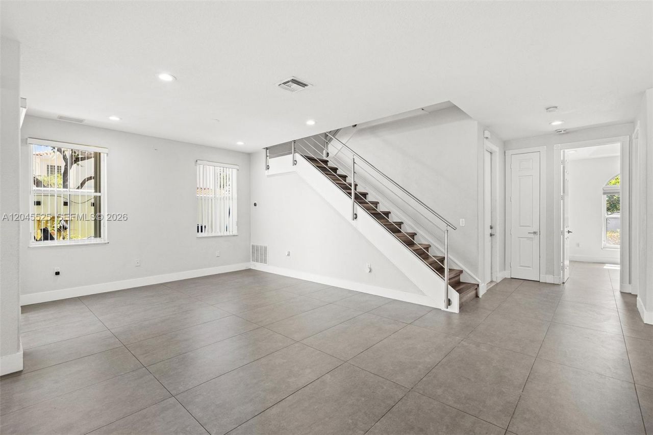 1549 Shoreline Way , Hollywood, FL 33019 Photo