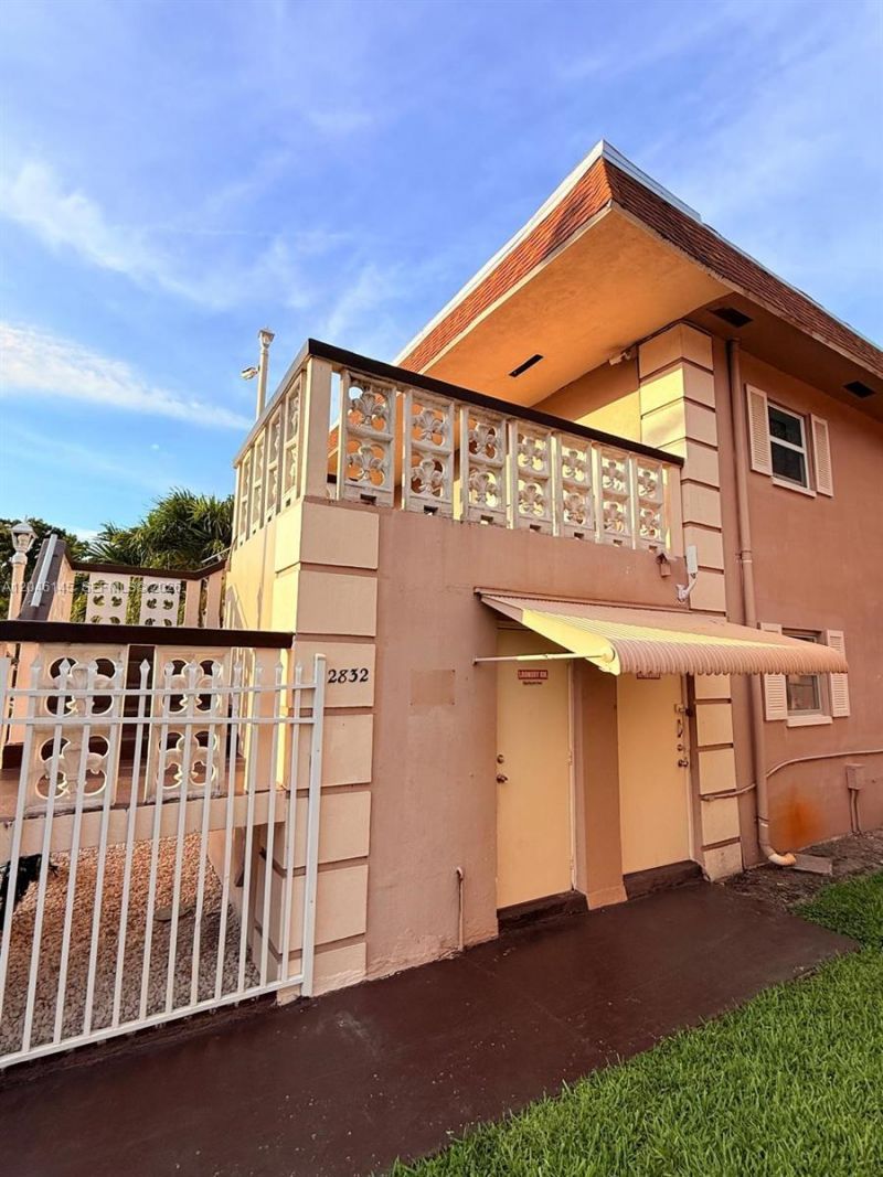 2832 Fillmore St , Unit 20, Hollywood, FL 33020 Photo