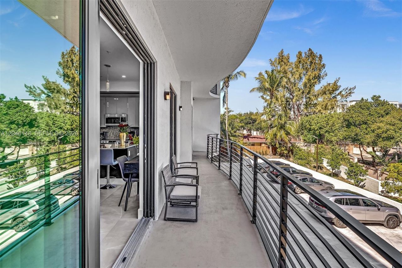 2100 Miami Rd , Unit 204, Fort Lauderdale, FL 33316 Photo