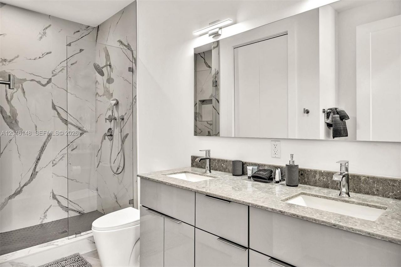 2100 Miami Rd , Unit 204, Fort Lauderdale, FL 33316 Photo