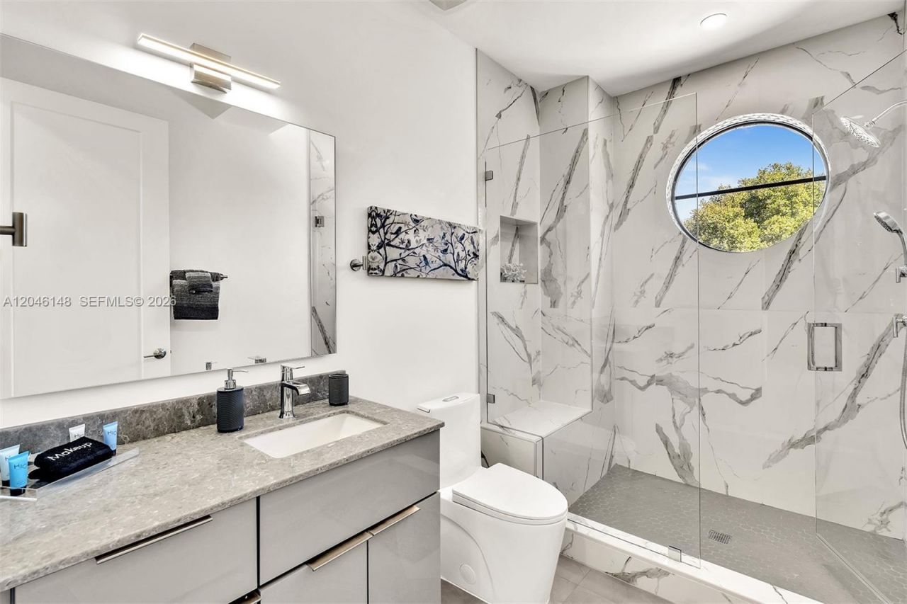 2100 Miami Rd , Unit 204, Fort Lauderdale, FL 33316 Photo