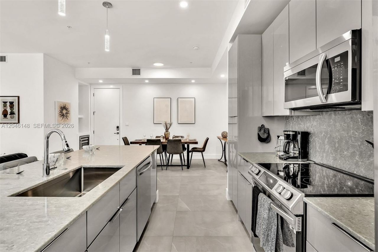 2100 Miami Rd , Unit 204, Fort Lauderdale, FL 33316 Photo