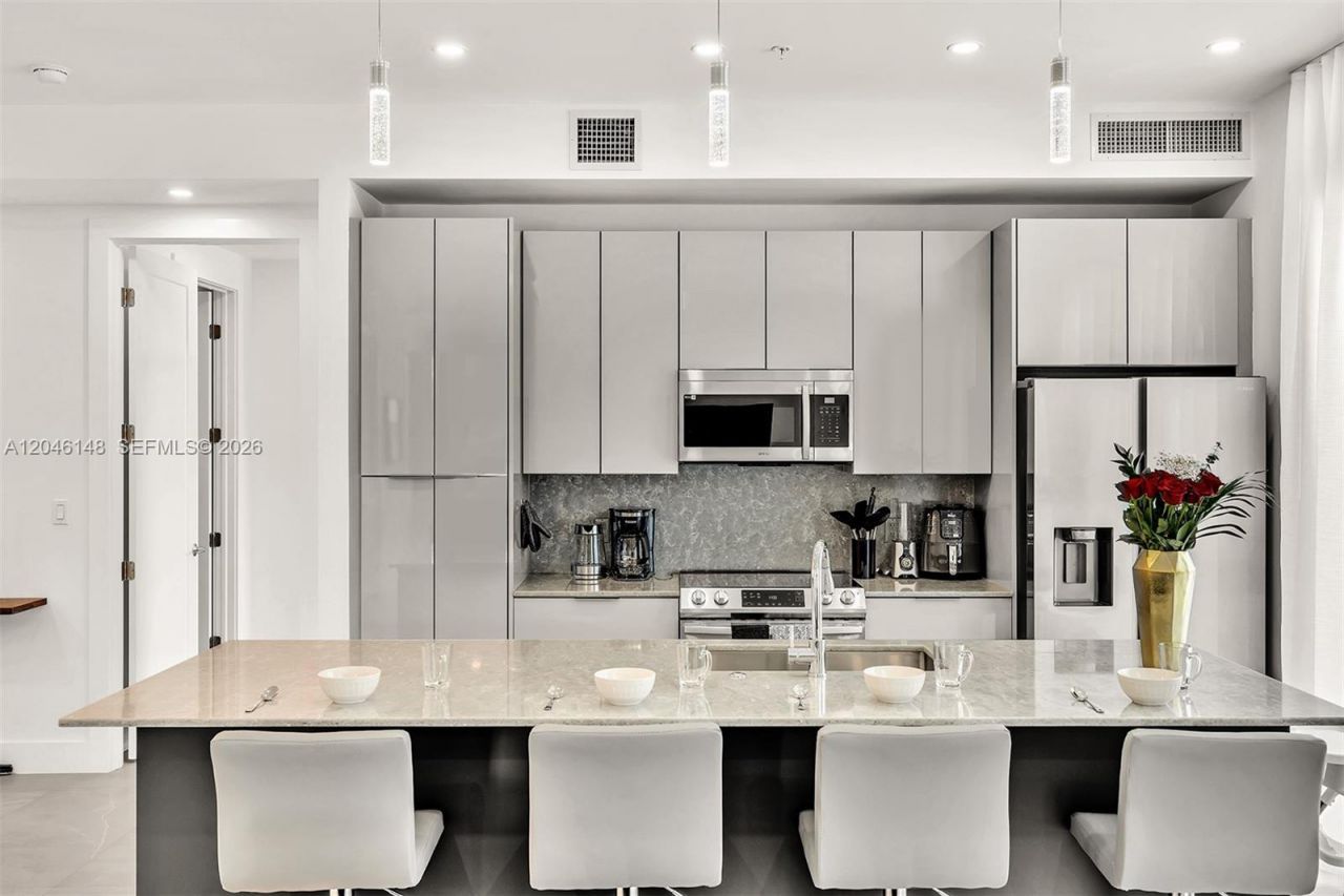2100 Miami Rd , Unit 204, Fort Lauderdale, FL 33316 Photo