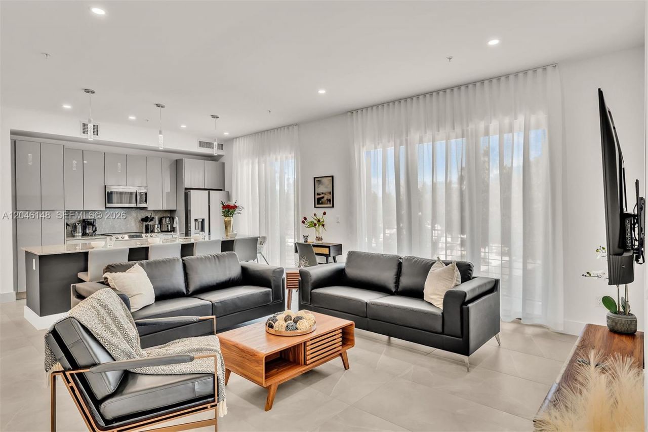 2100 Miami Rd , Unit 204, Fort Lauderdale, FL 33316 Photo