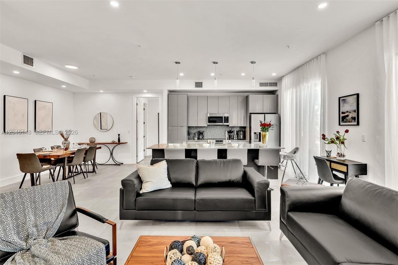 2100 Miami Rd , Unit 204, Fort Lauderdale, FL 33316 Photo