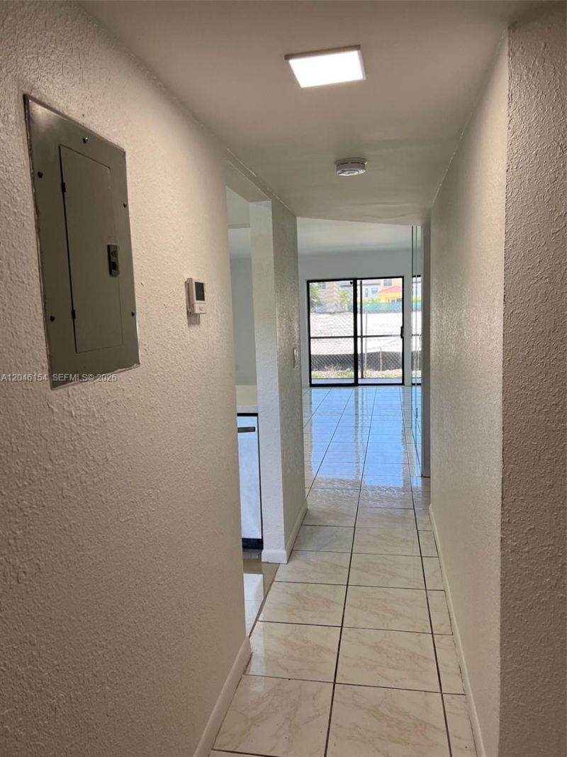 852 NE 209th St, Unit 104-38, Miami, FL 33179 Photo