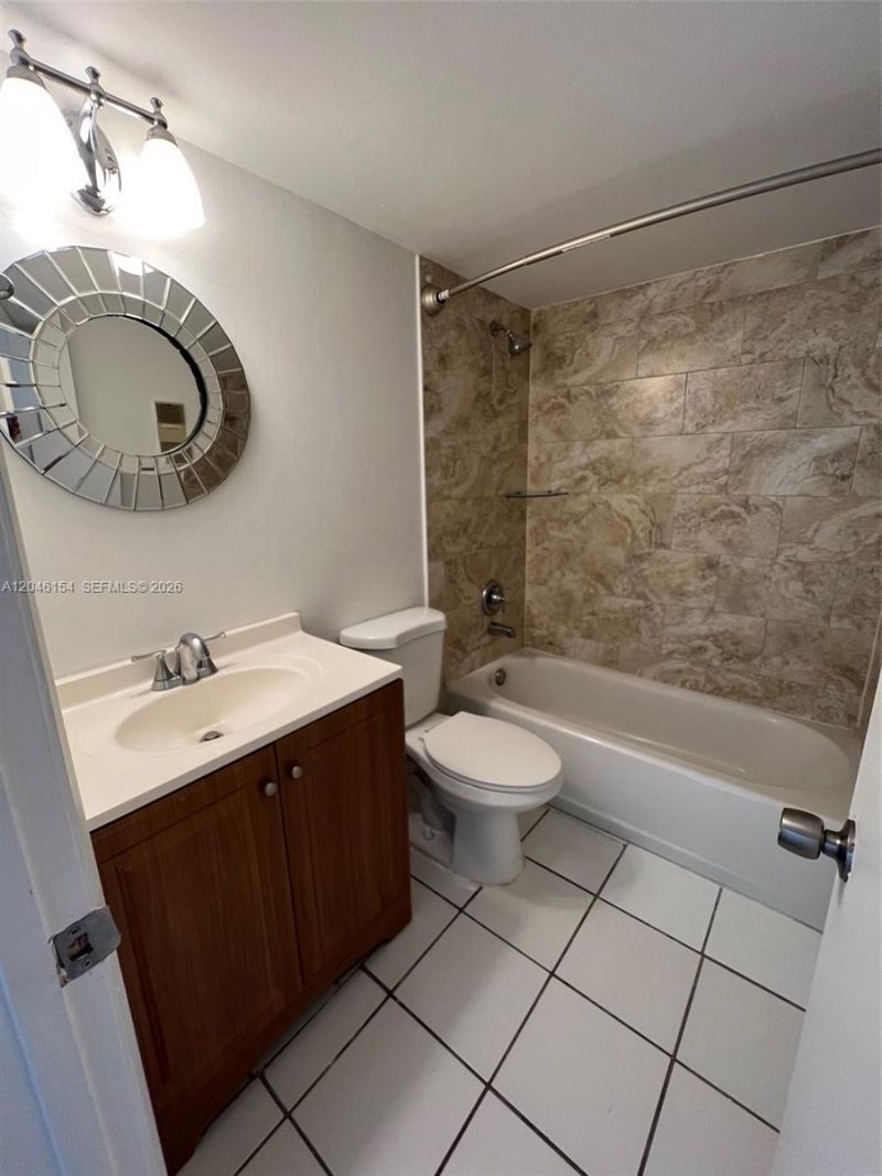 852 NE 209th St, Unit 104-38, Miami, FL 33179 Photo