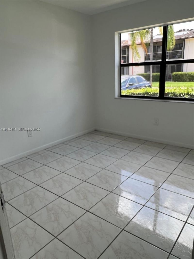 852 NE 209th St, Unit 104-38, Miami, FL 33179 Photo