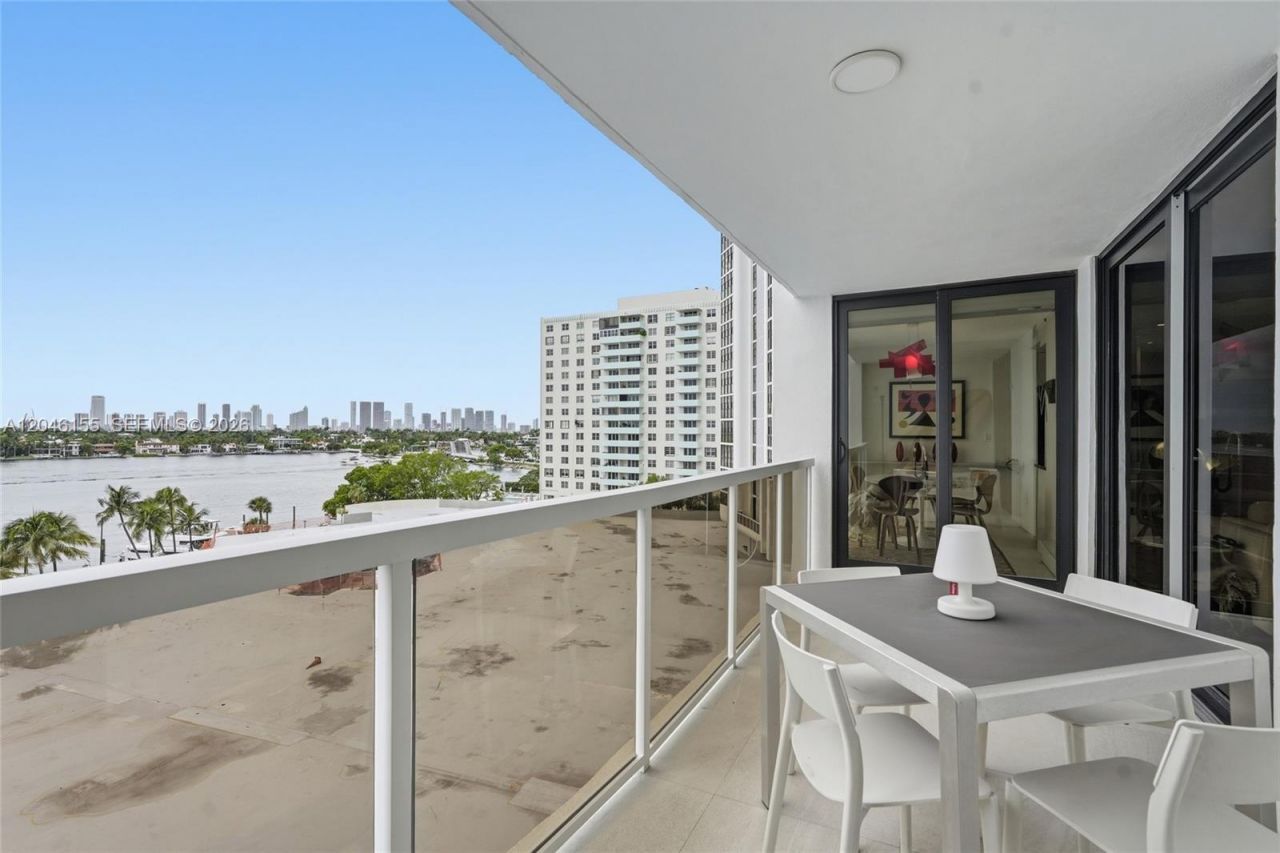9 Island Ave, Unit 705, Miami Beach, FL 33139 Photo