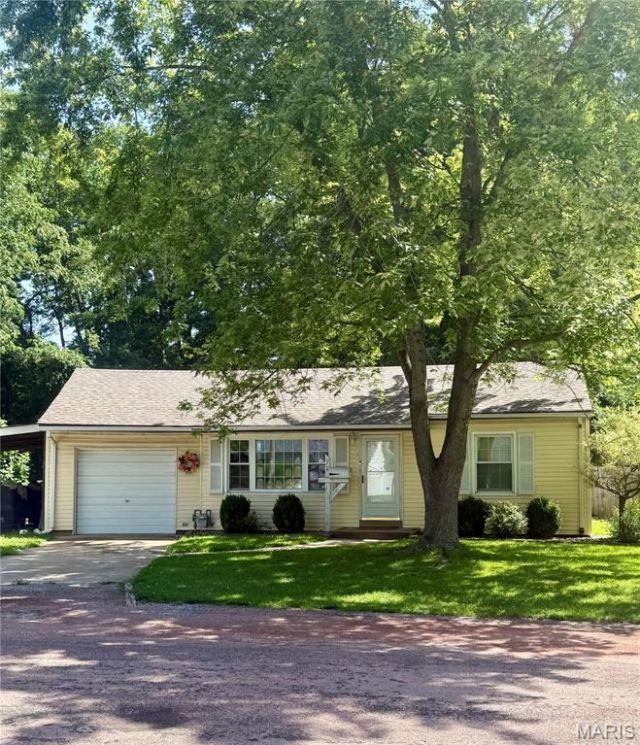 904 Terrace Drive , Belleville, IL 62220 Main Photo